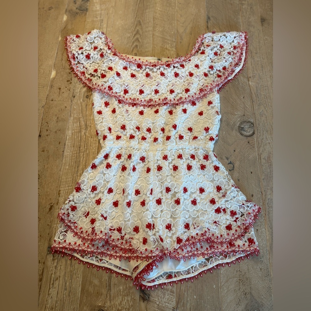 Alexis White Romper with Red Floral Embroidery L - Picture 3 of 10